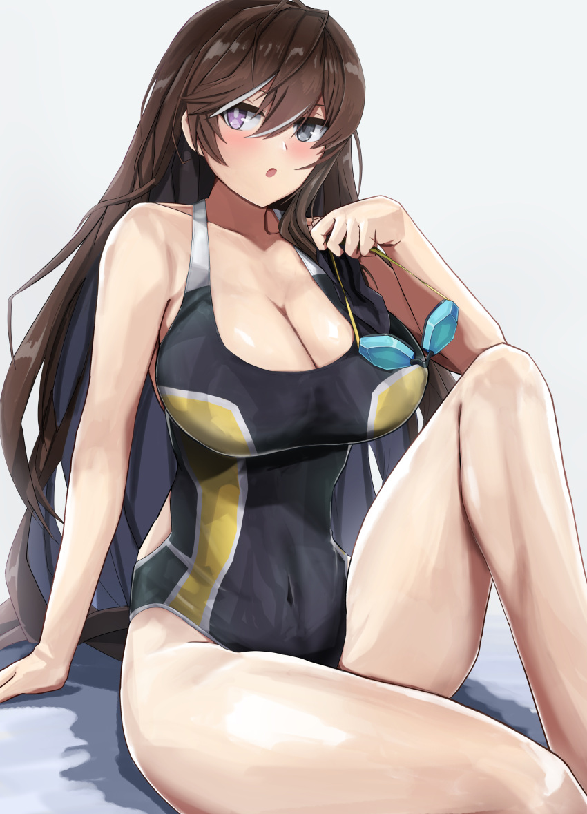 :o absurdres arm_support back_cutout bare_arms bare_shoulders black_one-piece_swimsuit blush breasts bright_pupils brown_hair cleavage clothing_cutout collarbone competition_swimsuit counter:side covered_navel elbow_on_knee english_commentary female goggles grey_background grey_eyes hair_between_eyes heterochromia highres holding holding_goggles karin_wong knee_up large_breasts long_hair looking_to_the_side msto multicolored_hair official_alternate_costume one-piece_swimsuit purple_eyes single_bare_leg sitting solo streaked_hair swimsuit thighs white_hair white_pupils