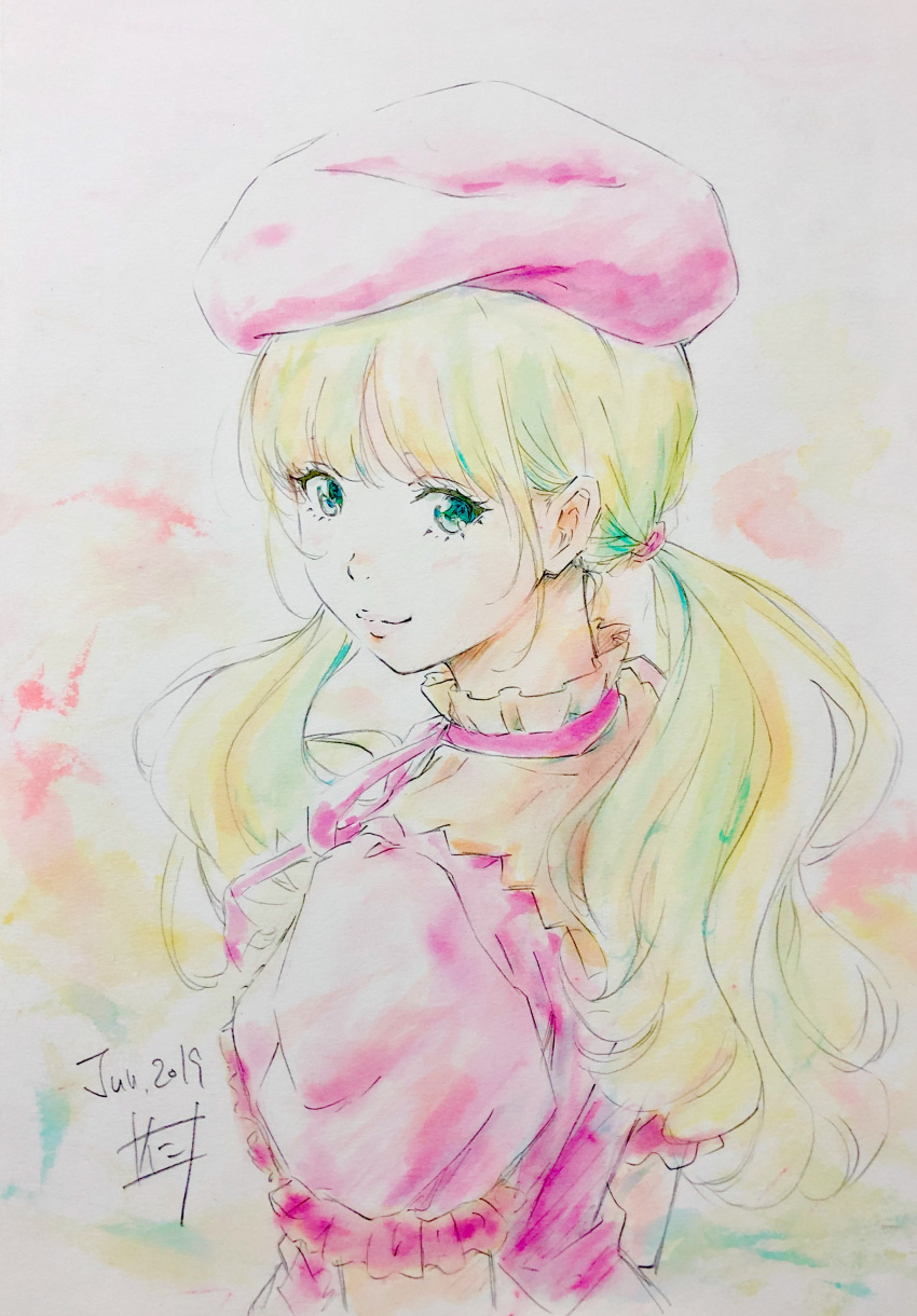 absurdres alternate_hairstyle beret blonde_hair blouse carole_&_tuesday color_ink_(medium) commentary dated female from_side green_eyes hat highres lips looking_at_viewer low_twintails nii_manabu pink_hat pink_shirt puffy_short_sleeves puffy_sleeves ribbon shirt short_sleeves signature smile solo traditional_media tuesday_simmons twintails upper_body