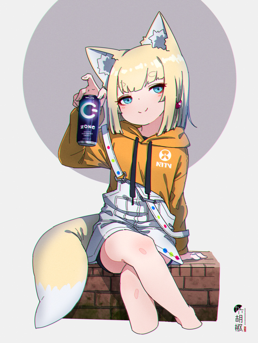 animal_ear_fluff animal_ears arm_support blonde_hair blue_eyes blush can chromatic_aberration closed_mouth commentary_request cropped_legs crossed_legs drawstring energy_drink female fox_ears fox_girl fox_tail grey_background hand_up highres holding holding_can hood hood_down hoodie kuro-chan_(kuro_kosyou) kuro_kosyou long_sleeves looking_at_viewer orange_hoodie original overall_skirt short_eyebrows sitting smile solo tail thick_eyebrows two-tone_background zone_(energy_drink)