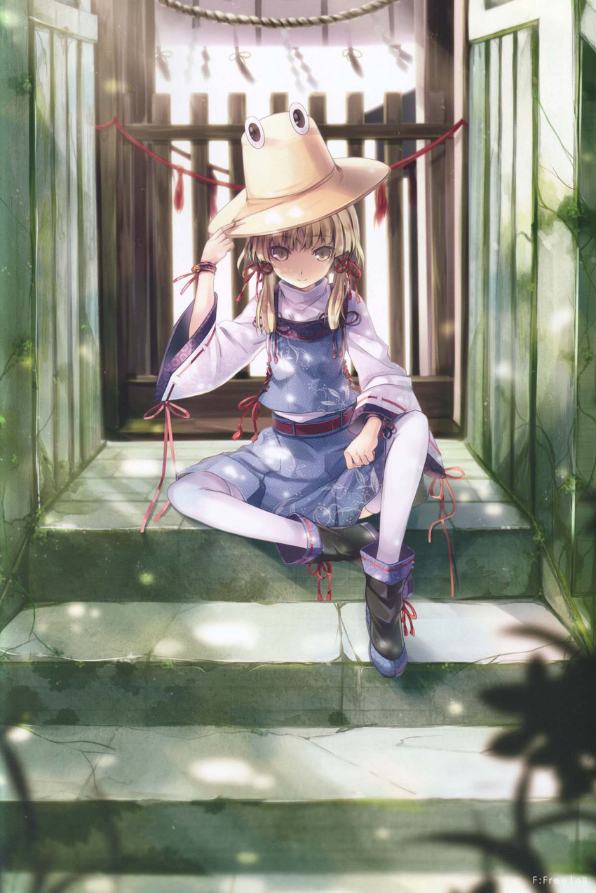 6u_(eternal_land) bell belt blonde_hair hair_ribbon hat hat_tip highres jingle_bell moriya_suwako ribbon rope shoes sitting sitting_on_stairs skirt solo stairs thighhighs touhou white_legwear yellow_eyes