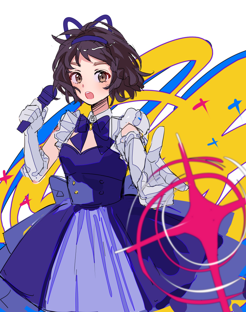 absurdres bare_shoulders black_hair blue_dress blue_headband bow brown_eyes commentary_request dress female finger_gun gloves headband highres kokuhaku_jikkou_iinkai kuailemaoamaomao^o^ microphone open_mouth short_hair solo suzumi_hiyori teeth upper_teeth_only white_gloves