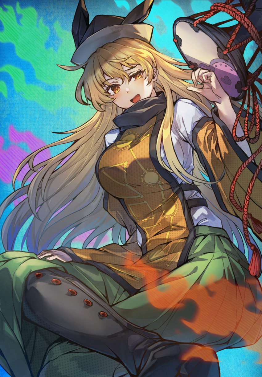 blonde_hair blush brown_hat chinese_commentary commentary_request constellation constellation_print detached_sleeves drum female green_skirt hair_between_eyes hat highres instrument long_hair long_sleeves looking_at_viewer matara_okina open_mouth orange_sleeves orange_tabard shirt shishui_guima skirt smile solo sun_print sun_symbol tabard touhou tsuzumi wide_sleeves yellow_eyes