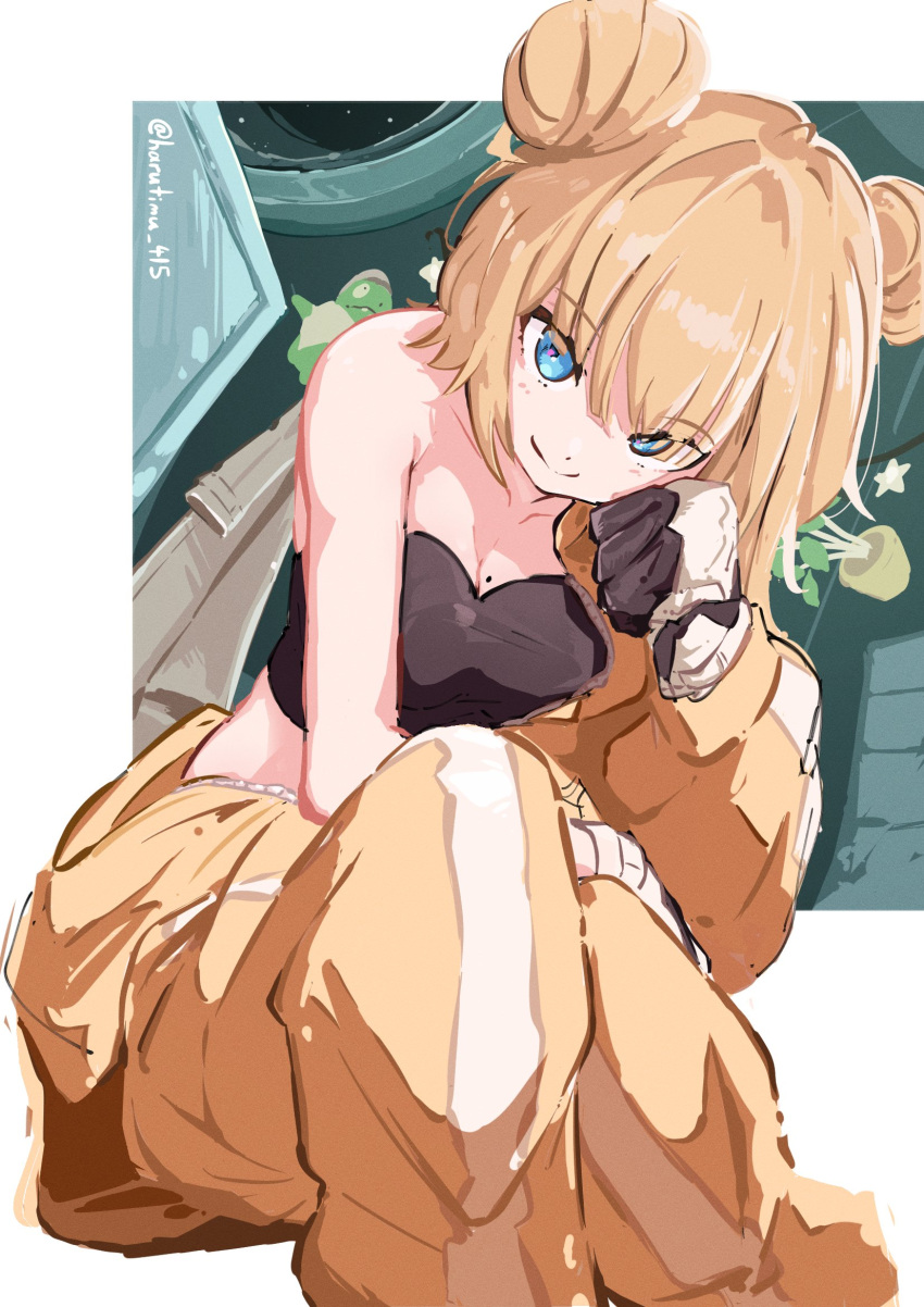 bandeau black_bandeau blonde_hair blue_eyes breasts cleavage coat commentary double_bun english_commentary feet_out_of_frame female floating gloves hair_between_eyes hair_bun harutimu highres hololive hololive_english investigator_(amelia_watson) jumpsuit jumpsuit_pull medium_breasts midriff_peek mole mole_on_breast plant porthole potted_plant single_bare_shoulder sky smile star_(sky) star_(symbol) starry_sky swept_bangs twitter_username unworn_coat virtual_youtuber watson_amelia watson_amelia_(astronaut) yellow_jumpsuit