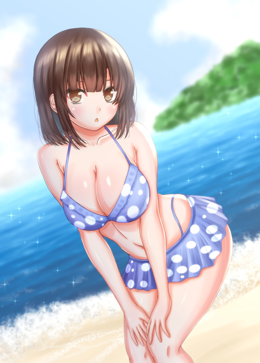 :o bare_arms beach bikini bikini_skirt blue_background blue_bikini blue_sky blunt_bangs bob_cut breasts brown_eyes brown_hair cleavage cloud collarbone commentary_request day hand_on_own_knee highres katou_megumi large_breasts looking_at_viewer nabeshiita_(atsuryoku_nabe) navel ocean open_mouth outdoors polka_dot polka_dot_bikini saenai_heroine_no_sodatekata short_hair sky swimsuit