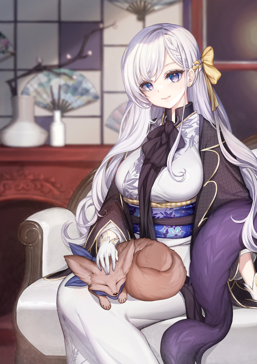 azur_lane belfast_(azur_lane) belfast_(folded_fascination)_(azur_lane) blue_sash bow breasts brown_ribbon chair feather_boa female fennec_fox floral_print folding_fan fox gloves hair_behind_ear hair_ribbon hand_fan highres indoors japanese_clothes kimono large_breasts light_purple_hair long_hair looking_at_viewer official_alternate_costume purple_eyes ribbon sash sitting solo white_gloves white_kimono yellow_bow yoruri