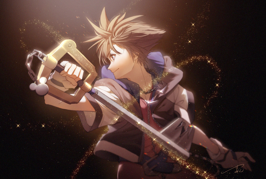 1boy belt blurry crown_(symbol) dark_background depth_of_field fingerless_gloves gloves highres hood hoodie jewelry keyblade kingdom_hearts kingdom_hearts_i kingdom_key looking_to_the_side loose_belt male_focus necklace open_clothes open_hoodie smile solo sora_(kingdom_hearts) sparkle spiked_hair super_smash_bros. tsu-an upper_body zipper