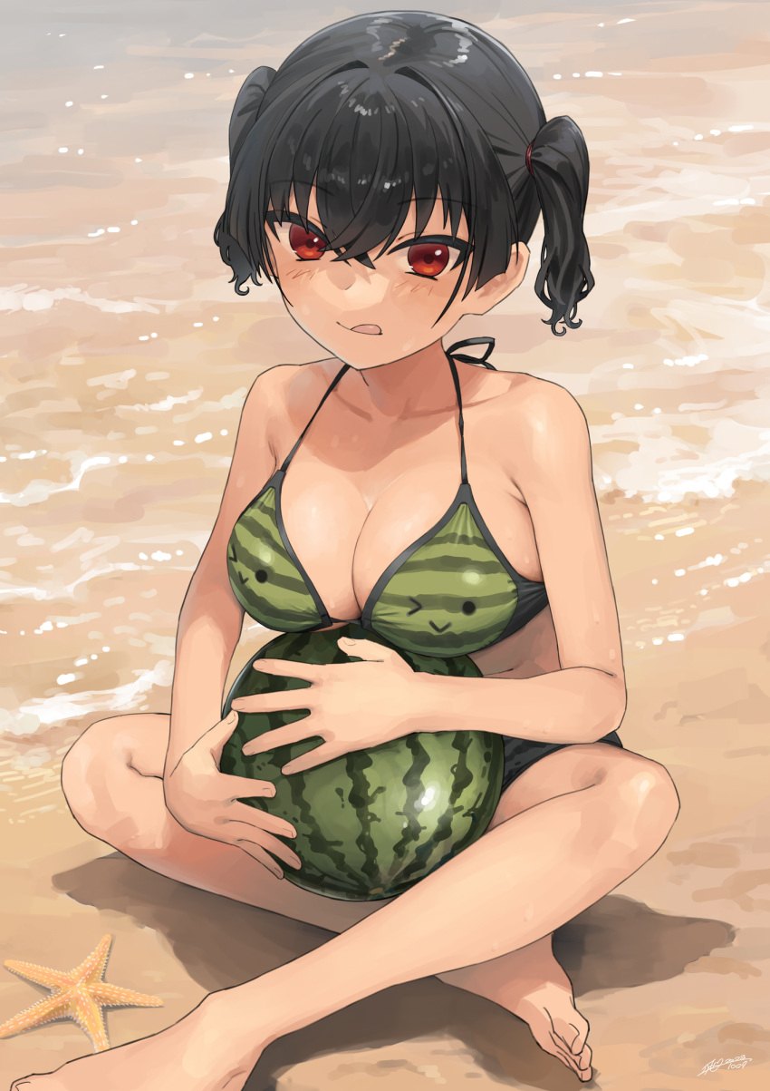 :q bare_legs barefoot beach bikini black_hair breasts cleavage collarbone commentary_request female food food_print fruit gaki_kyonyuu green_bikini hair_between_eyes highres holding holding_food holding_fruit holding_watermelon indian_style kaedeko_(kaedelic) large_breasts looking_at_viewer oppai_loli outdoors red_eyes sand sasaki_kanna_(kaedeko) short_hair sitting solo starfish striped_bikini striped_clothes suika_game swimsuit toes tongue tongue_out twintails watermelon watermelon_print