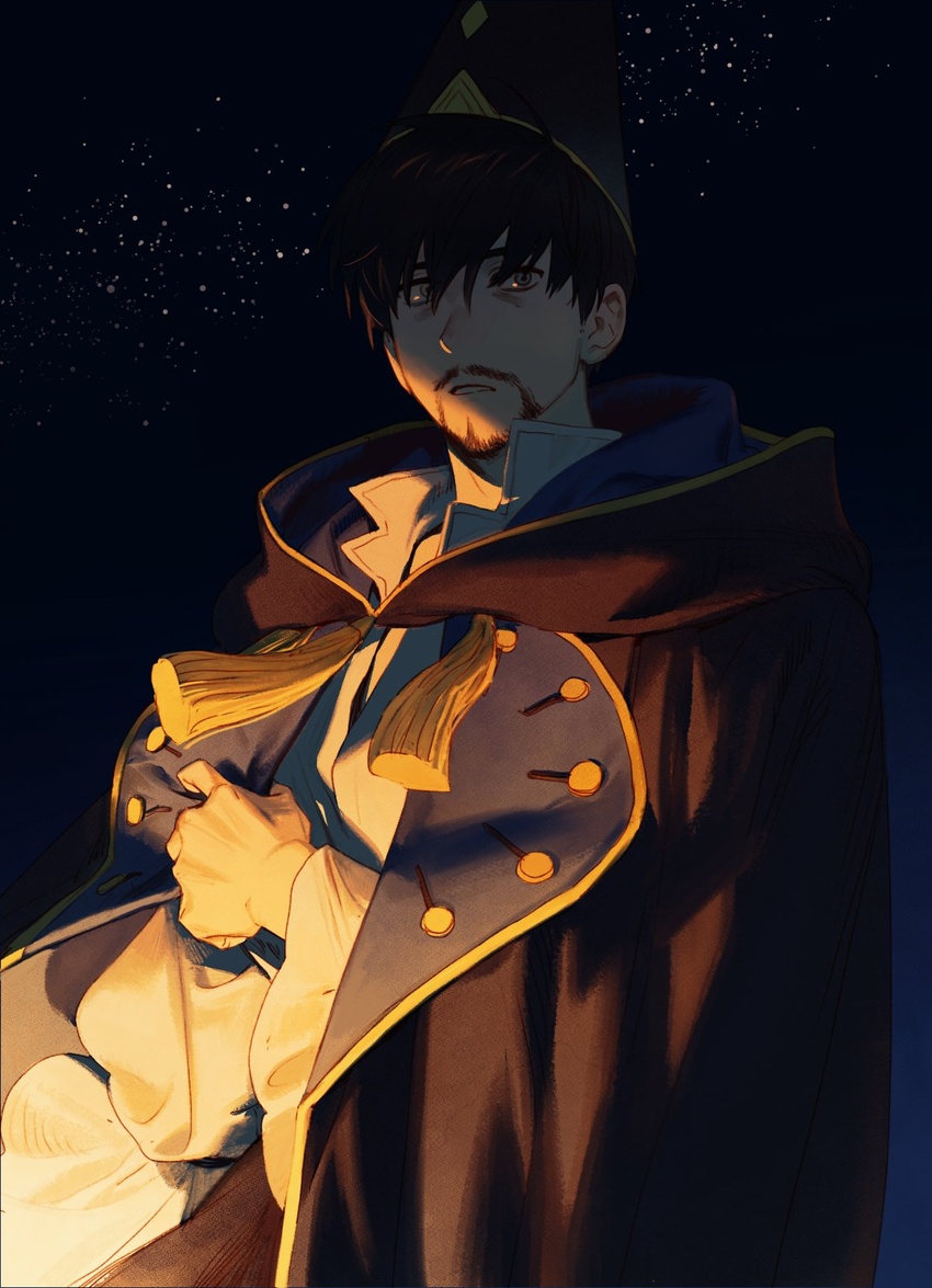 1boy beard black_hair cape cowboy_shot facial_hair hair_between_eyes hat highres long_sleeves looking_at_viewer male_focus moustache night night_sky olruggio_(tongari_boushi_no_atelier) outdoors short_hair sky snsstk1 solo star_(sky) tassel tongari_boushi_no_atelier