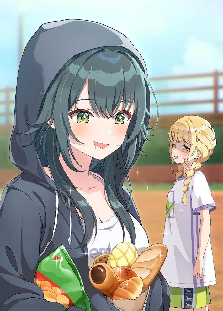 +_+ 2girls absurdres bag blonde_hair blue_sky blurry blurry_background blush braid bread breasts chips_(food) cleavage collarbone commentary day fence food from_side fujita_kotone furrowed_brow gakuen_idolmaster grass green_eyes green_hair green_shorts grey_hoodie gym_shorts hair_between_eyes hair_flaps hair_ornament hairclip highres holding holding_food hood hood_up hoodie idolmaster long_hair long_sleeves looking_at_another medium_breasts multiple_girls oerba_yun_fang on_ground open_mouth outdoors paper_bag potato_chips saliva_drip shaded_face shirt short_sleeves shorts skin_fang sky small_breasts smile sparkle standing star_(symbol) star_in_eye sweatdrop symbol_in_eye tsukimura_temari twin_braids wellsy white_shirt yellow_eyes