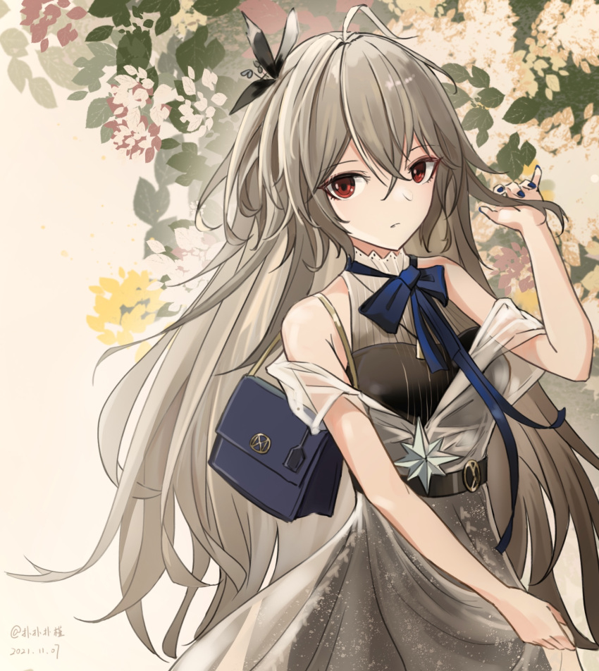 artist_name bag belt black_dress blue_bag blue_bow blue_bowtie blue_nails bow bowtie closed_mouth dated dress female flower girls'_frontline hair_between_eyes hair_ornament hairclip hand_in_own_hair highres holding holding_bag long_hair looking_at_viewer nail_polish off-shoulder_dress off_shoulder platinum_blonde_hair red_eyes sakatakin simple_background solo sp9_(girls'_frontline) sp9_(slumbering_starry_dream)_(girls'_frontline) standing upper_body