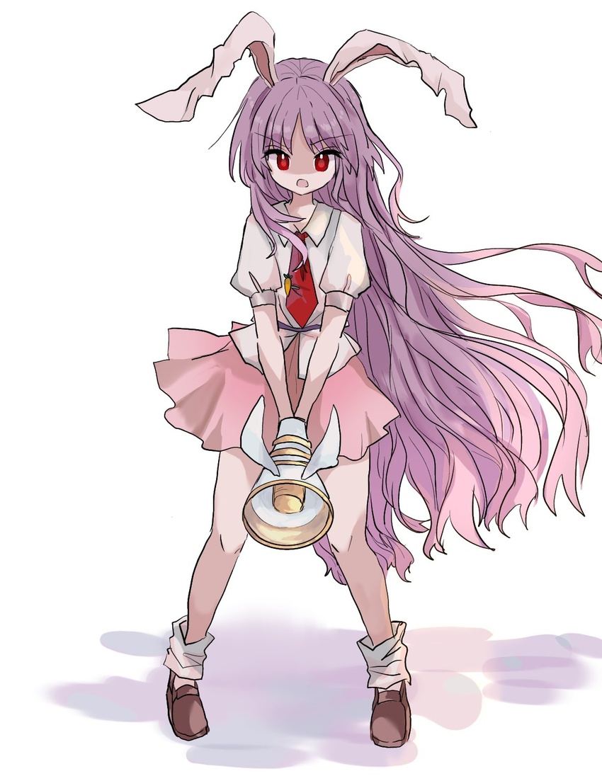 animal_ears brown_footwear female highres long_hair looking_at_viewer lunatic_gun necktie open_mouth pink_skirt puffy_short_sleeves puffy_sleeves purple_hair rabbit_ears red_eyes red_necktie reisen_udongein_inaba shadow shirt shoes short_sleeves simple_background skirt socks solo standing touhou weapon white_background white_shirt white_socks zabuton_(mgdw5574)