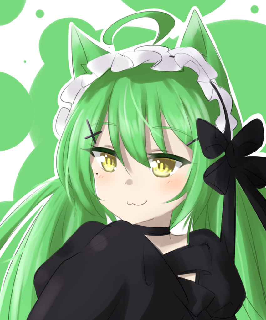 :3 ahoge akashi_(azur_lane) akashi_(the_black_cat_cometh!)_(azur_lane) animal_ears azur_lane black_choker black_dress black_ribbon blush cat_ears cat_girl choker commentary dress female green_background green_hair green_theme hair_ribbon highres juliet_sleeves klaius long_hair long_sleeves mole mole_under_eye official_alternate_costume puffy_sleeves ribbon sleeves_past_fingers sleeves_past_wrists smile smug solo upper_body yellow_eyes