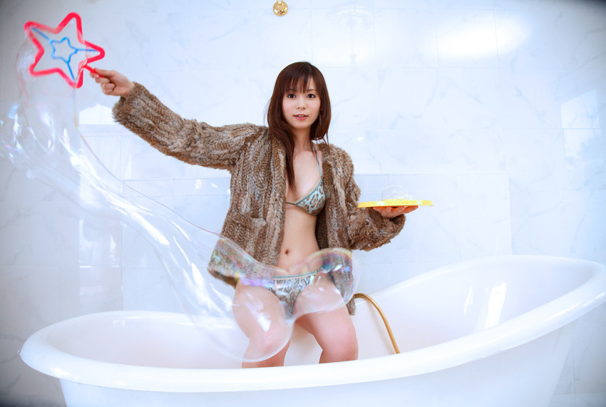 bikini bubble bubble_wand bubbles fur_coat leopard_print nakagawa_shoko photo swimsuit