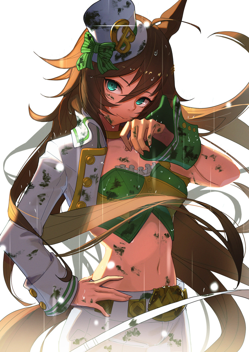 animal_ears bow brown_hair commentary_request crop_top cropped_jacket female green_bow green_eyes green_shirt hair_between_eyes hat hat_bow head_tilt highres horse_ears horse_girl horse_tail jacket long_hair long_sleeves looking_at_viewer midriff mini_hat mini_top_hat mr._c.b._(umamusume) navel shirt simple_background smile solo stomach strapless strapless_shirt tail top_hat umamusume upper_body very_long_hair white_background white_hat white_jacket yakupan