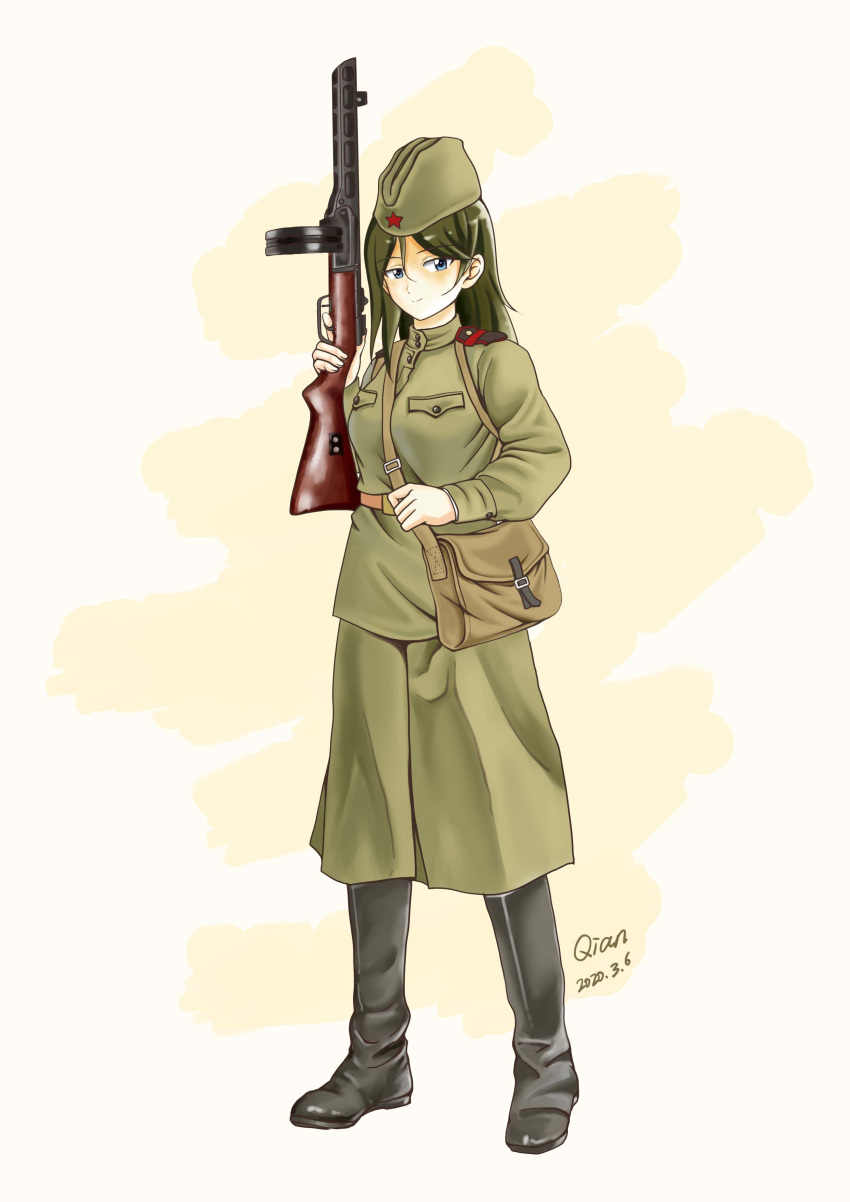 absurdres artist_name bag belt belt_buckle black_footwear black_hair blue_eyes boots brown_belt brown_hat brown_jacket brown_pants buckle carrying commentary dated female full_body garrison_cap girls_und_panzer gun gymnastiorka hat highres holding holding_gun holding_weapon jacket knee_boots long_hair looking_at_viewer military military_hat military_uniform nonna_(girls_und_panzer) pants photoshop_(medium) ppsh-41 qian satchel signature simple_background smile solo soviet standing star_(symbol) submachine_gun swept_bangs uniform weapon world_war_ii