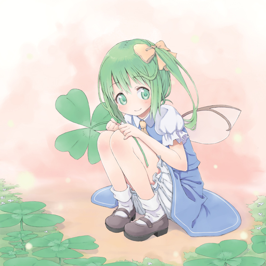 ascot bad_id bad_pixiv_id bloomers bobby_socks bow chika_(orange_pop) clover daiyousei dress female four-leaf_clover green_eyes green_hair hairbow highres mary_janes no_nose shoes side_ponytail sitting smile socks solo touhou underwear white_socks wings