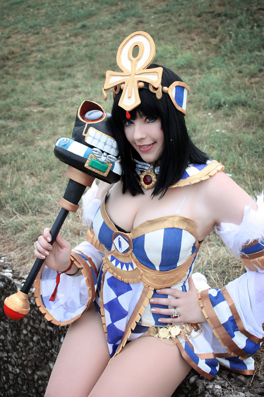 black_hair blue_eyes cosplay highres k-a-n-a menace menace_(cosplay) photo queen's_blade