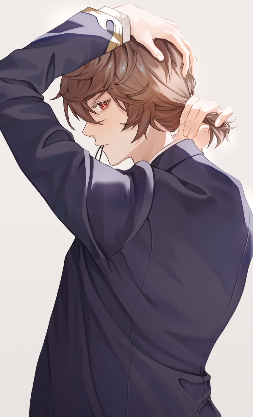 1boy absurdres arms_up black_shirt brown_hair closed_mouth collared_shirt commentary_request expressionless formal from_behind from_side granblue_fantasy grey_background hair_tie hair_tie_in_mouth highres kakaki_28 long_sleeves looking_at_viewer looking_back male_focus messy_hair mouth_hold profile red_eyes sandalphon_(granblue_fantasy) shirt simple_background solo tying_hair upper_body