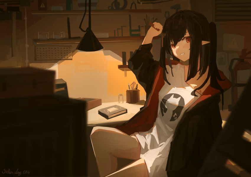 1solis000 absurdres arknights artist_name black_hair black_jacket blurry closure_(arknights) commentary depth_of_field desk female fire_extinguisher grin hanging_light highres holding indoors jacket lamp long_hair looking_at_viewer off_shoulder open_clothes open_jacket pen_holder pointy_ears red_eyes shelf shirt side_ponytail sitting smile solo t-shirt two-sided_fabric two-sided_jacket videocassette white_shirt workshop