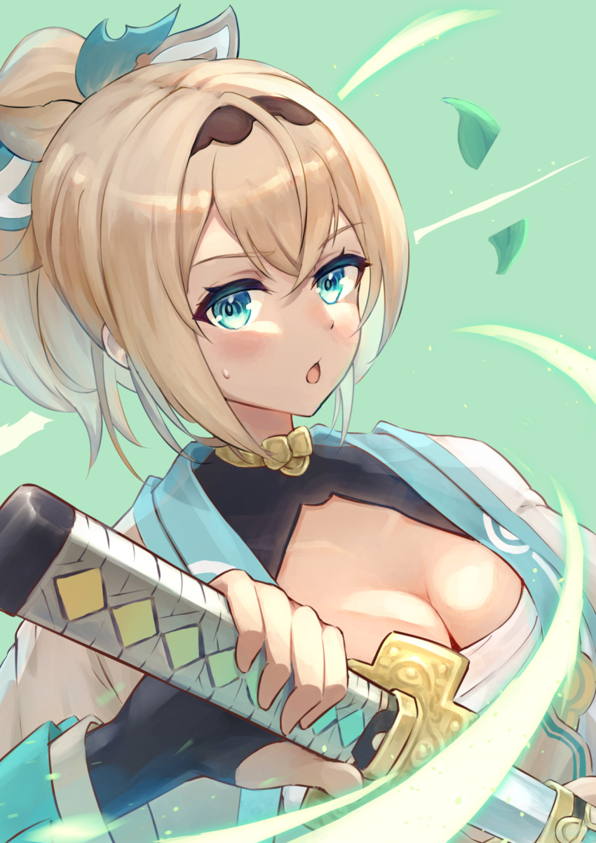 aonikuro aqua_eyes blonde_hair breasts chest_sarashi cleavage cutting drawing_sword female fingerless_gloves gloves green_background highres holding holding_sword holding_weapon hololive katana kazama_iroha kazama_iroha_(1st_costume) leaf ponytail sarashi sheath sword unsheathing virtual_youtuber weapon