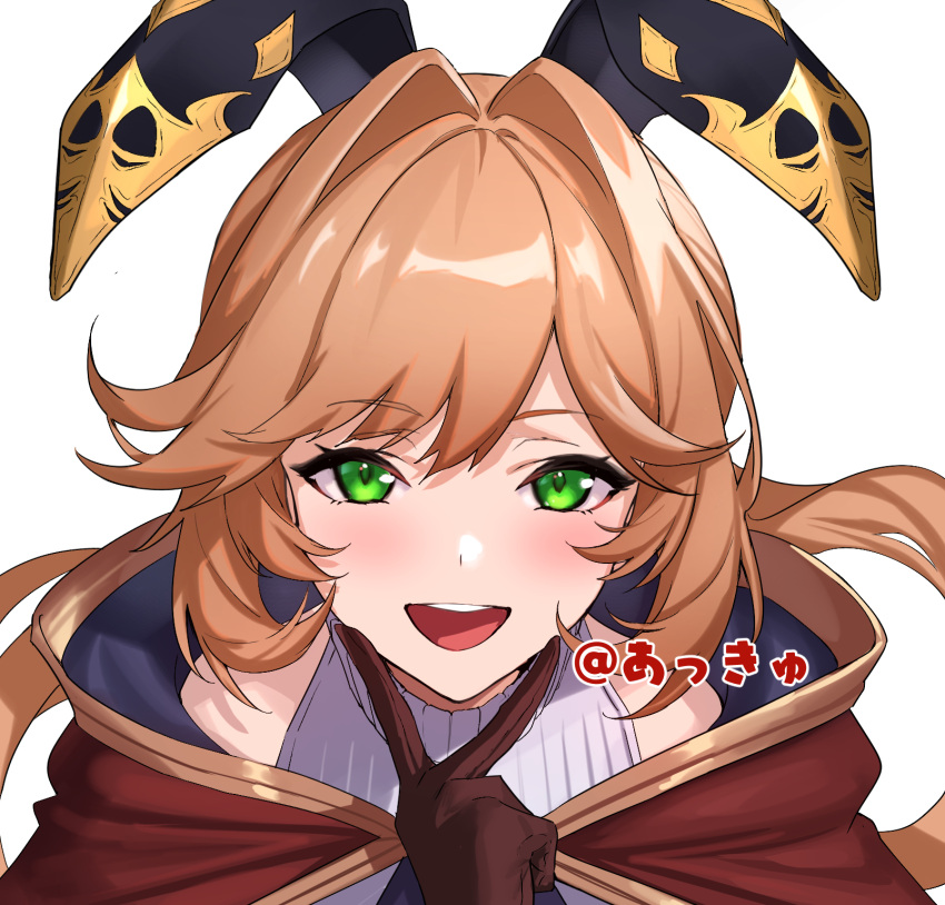 :d blush brown_gloves brown_hair cape clarisse_(granblue_fantasy) female gloves granblue_fantasy green_eyes hand_up highres long_hair looking_at_viewer open_mouth ponytail red_cape simple_background smile solo ulrich_(tagaragakuin) upper_body v white_background