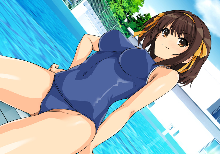 blue_one-piece_swimsuit blue_sky breasts brown_eyes brown_hair chain-link_fence closed_mouth cloud commentary_request covered_navel day female fence hairband hand_on_own_hip haruhisky highres large_breasts medium_hair one-piece_swimsuit outdoors poolside ribbon school_swimsuit sky smile solo standing suzumiya_haruhi suzumiya_haruhi_no_yuuutsu swimsuit thighs water yellow_hairband yellow_ribbon