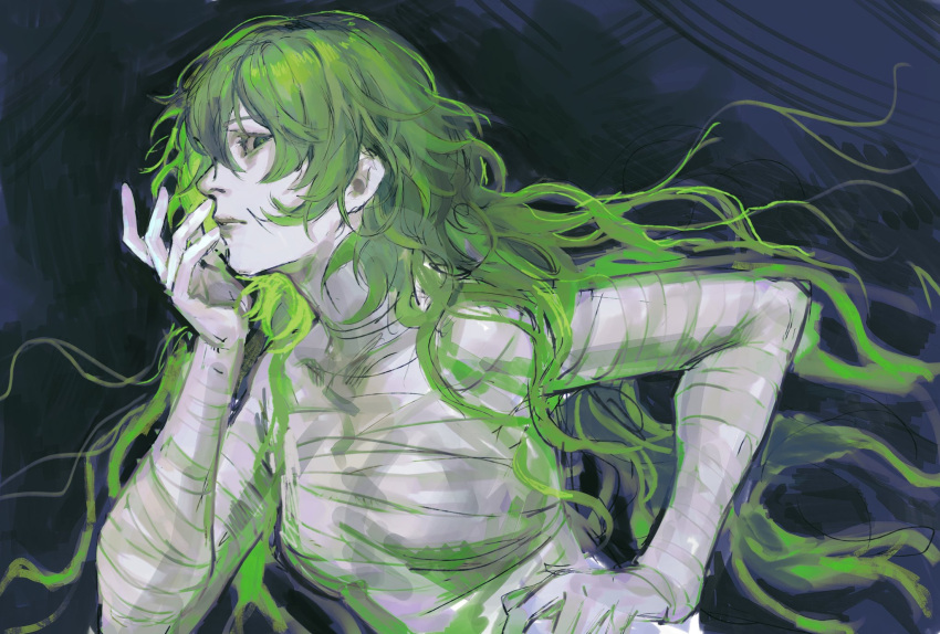 bandaged_arm bandaged_chest bandages crurry_(trenos_x) eto_(tokyo_ghoul) female from_side green_eyes green_hair hand_on_own_hip highres leaning_forward long_hair looking_at_viewer multicolored_background red_eyes solo tokyo_ghoul tokyo_ghoul:re upper_body