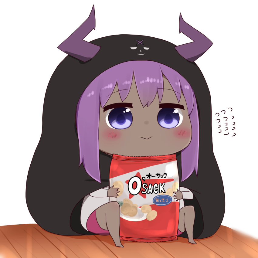 :> bag bag_of_chips barefoot black_cloak blush chibi cloak closed_mouth commentary_request cosplay dark-skinned_female dark_skin fate/prototype fate/prototype:_fragments_of_blue_and_silver fate_(series) female flying_sweatdrops full_body hair_between_eyes hassan_of_serenity_(fate) highres himouto!_umaru-chan holding holding_bag hood hood_up hooded_cloak horns i.u.y komaru_(himouto!_umaru-chan) komaru_(himouto!_umaru-chan)_(cosplay) long_sleeves pink_shorts purple_eyes purple_hair shirt short_shorts shorts smile solo very_dark_skin white_background white_shirt wooden_floor