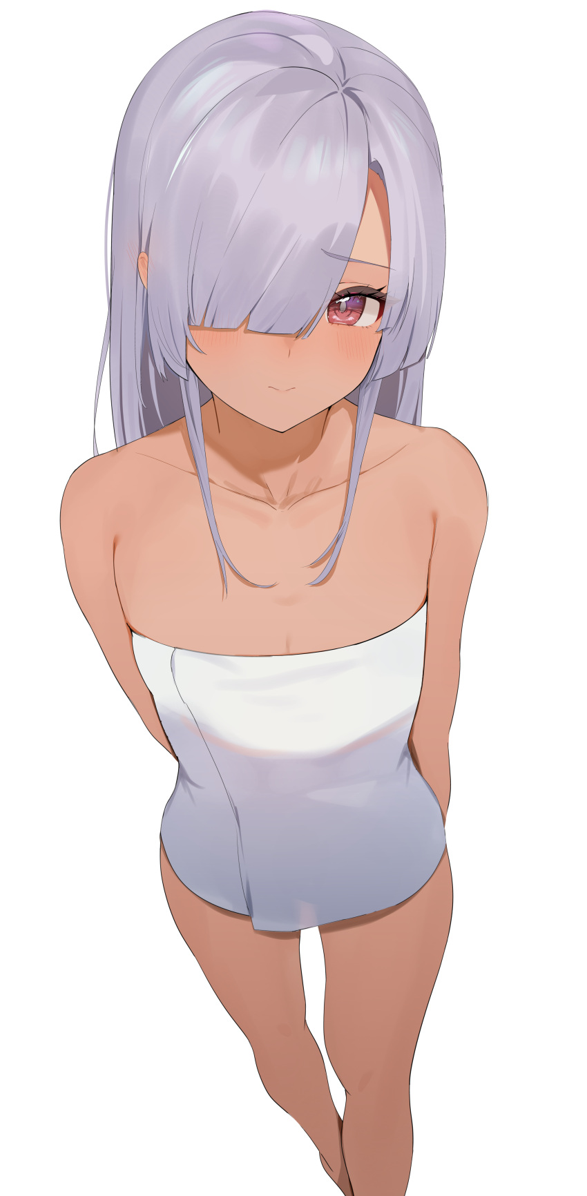 absurdres arms_behind_back bare_arms bare_legs bare_shoulders blunt_bangs blush breasts cleavage closed_mouth collarbone commentary dark-skinned_female dark_skin feet_out_of_frame female grey_hair hair_over_one_eye hair_over_shoulder highres legs light_blush long_hair looking_at_viewer naked_towel purple_eyes red_eyes simple_background solo tenka_hyakken torikai_rai_kunitsugu towel white_background xochi_(nueeen6978)