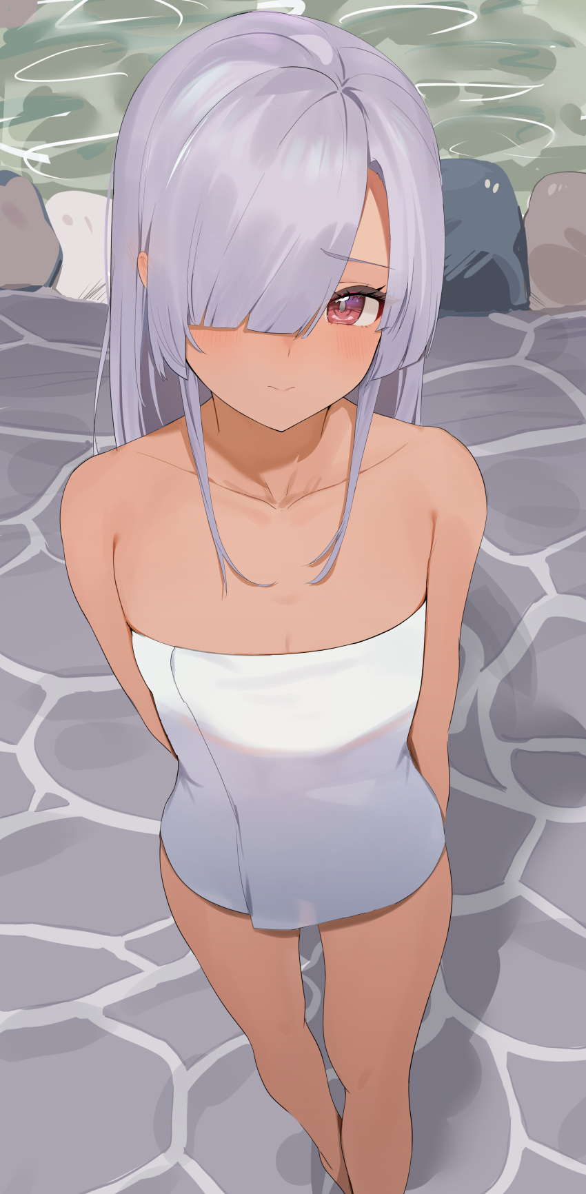 absurdres arms_behind_back bare_arms bare_legs bare_shoulders blunt_bangs blush breasts cleavage closed_mouth collarbone commentary dark-skinned_female dark_skin feet_out_of_frame female grey_hair hair_over_one_eye hair_over_shoulder highres legs light_blush long_hair looking_at_viewer naked_towel onsen purple_eyes red_eyes solo standing stone_floor tenka_hyakken torikai_rai_kunitsugu towel xochi_(nueeen6978)