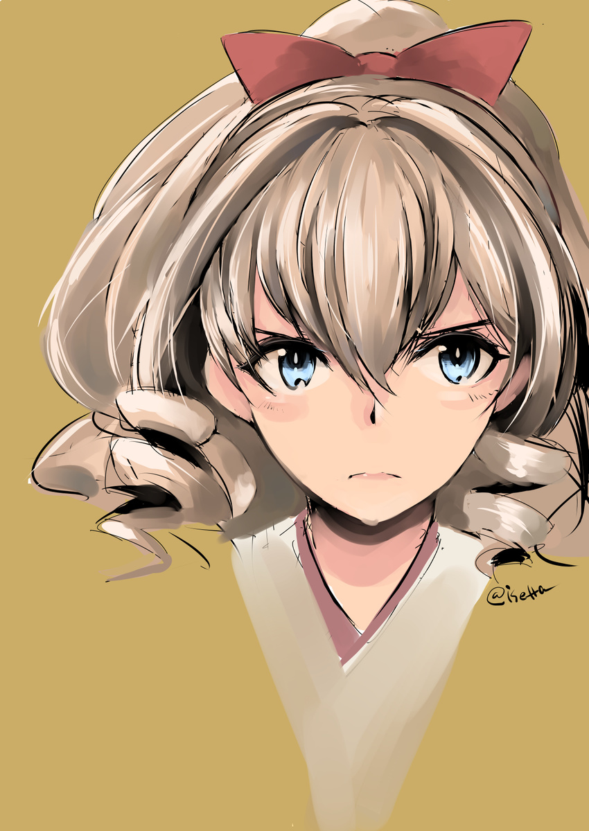 blonde_hair blue_eyes blush bow brown_hair closed_mouth commentary_request drill_hair female frown hair_between_eyes hair_ribbon hairbow hatakaze_(kancolle) highres isetta japanese_clothes kantai_collection kimono light_brown_hair ponytail red_bow red_ribbon ribbon serious simple_background solo tareme twitter_username upper_body