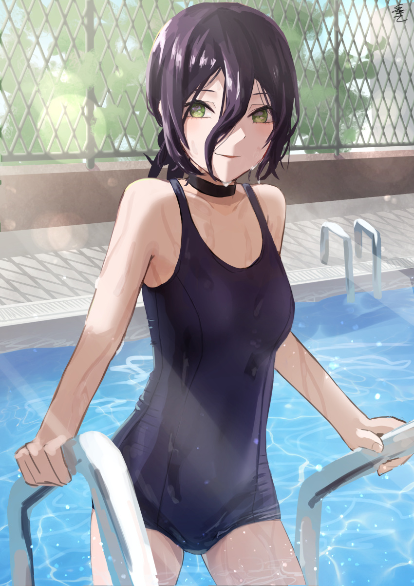 absurdres black_choker black_hair black_one-piece_swimsuit breasts chainsaw_man choker collarbone day female green_eyes hair_between_eyes highres looking_at_viewer medium_hair one-piece_swimsuit outdoors parted_lips pool pool_ladder reze_(chainsaw_man) school_swimsuit small_breasts solo swimsuit tare_negima