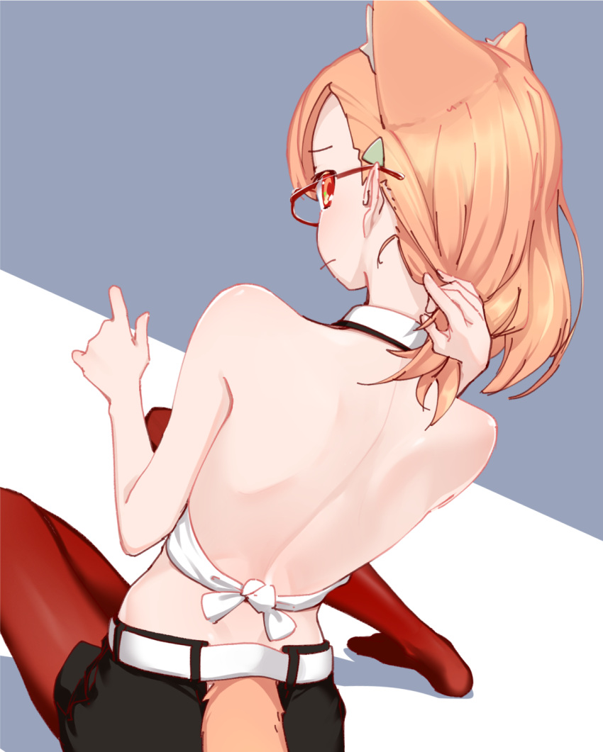 animal_ears back back_focus backless_outfit bare_back bare_shoulders belt black_shorts cat_ears cat_girl cat_tail commentary_request female glasses grey_background hair_behind_ear hair_ornament hairclip highres holding holding_own_hair indie_virtual_youtuber kasai_itsuki kasai_itsuki_(artist) looking_at_viewer looking_back medium_hair nape no_shoes orange_eyes orange_hair red-framed_eyewear shorts sitting solo tail two-tone_background virtual_youtuber white_background white_belt