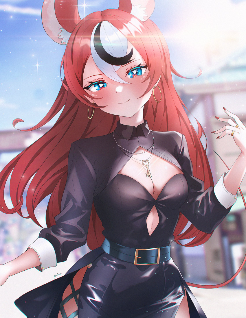 animal_ears black_hair blue_eyes blush breasts cleavage closed_mouth earrings female hair_ornament hakos_baelz highres hololive hololive_english jewelry long_hair looking_at_viewer medium_breasts mouse_ears mouse_girl mouse_tail multicolored_hair navel red_hair sk_jynx smile solo streaked_hair tail virtual_youtuber white_hair