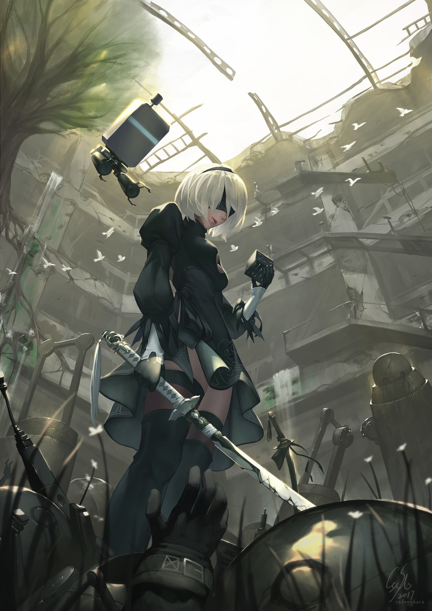 2b_(nier:automata) animal arm_at_side back_cutout bird black_blindfold black_dress black_footwear black_gloves black_hairband black_light black_ribbon black_thighhighs blindfold boots breasts broken cleavage_cutout clothing_cutout commentary covered_eyes cowboy_shot cube dated day dress drone feather-trimmed_sleeves feather_trim female floating from_below from_side gloves grass hair_over_eyes hairband hand_up highres holding holding_sword holding_weapon juliet_sleeves katana lips long_sleeves machinery medium_breasts nier:automata nier_(series) no_mole nose parted_lips pod_(nier:automata) post-apocalypse puffy_sleeves red_lips ribbon robot ruins short_hair side_slit signature solo sword tassel thigh_boots thighhighs tree turtleneck vambraces weapon white_hair