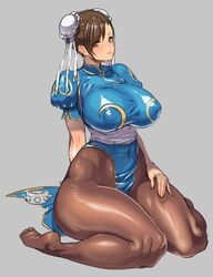 1girls amamiya_(abaros) big_breasts breasts brown_eyes brown_hair chun-li clothed_female female female_focus female_only hi_res horny large_breasts long_hair looking_at_viewer mature mature_female pantyhose simple_background solo solo_female solo_focus street_fighter thighs video_game_character video_game_franchise wide_hips rating:Questionable score:115 user:WatchTheLanguage