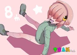  alien bare_legs blush colored_skin extra_eyes female grey_footwear grey_jacket hair_over_eyes horizontal_pupils jacket legs monster_girl open_mouth original pink_background pink_skin seams sharp_teeth shoes simple_background sitting solo squid_girl star_(symbol) teeth tentacle_hair turning_head uchuu_ika yellow_eyes 