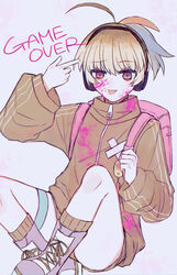  1boy backpack bag bakara_(19083210) blonde_hair blood blue_hair brown_hair brown_jacket brown_shorts finger_gun finger_gun_to_head game_over headphones highres jacket long_sleeves male_focus multicolored_hair ookami_game_(studio_wasabi) pink_bag pink_blood red_eyes red_hair rurikawa_yuuto shorts solo thigh_strap tongue tongue_out 