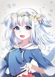  :d ametama_(runarunaruta5656) animal_costume bad_id bad_twitter_id blue_eyes blue_hair blue_hoodie blunt_bangs fangs female fins fish_tail gawr_gura gawr_gura_(1st_costume) grey_hair hair_intakes hair_ornament highres hololive hololive_english hood hoodie long_sleeves looking_at_viewer medium_hair multicolored_hair open_mouth shark_costume shark_girl shark_hair_ornament shark_tail smile solo streaked_hair tail two_side_up upper_body virtual_youtuber water_drop wide_sleeves wreath 