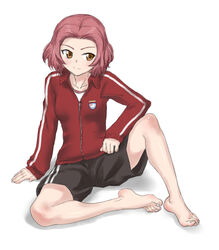  bad_id bad_pixiv_id barefoot blush emblem feet female full_body girls_und_panzer gym_shorts highres jacket pink_hair rosehip_(girls_und_panzer) shorts sitting smile solo souji_kurokawa st._gloriana&#039;s_(emblem) toes track_jacket track_suit 