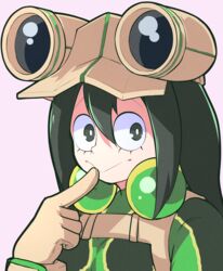  :&gt; absurdres asui_tsuyu bad_id bad_pixiv_id bodysuit boku_no_hero_academia brown_gloves commentary female finger_to_mouth gloves goggles goggles_on_head green_bodysuit green_eyes green_hair hair_between_eyes highres jipponwazaari long_hair looking_at_viewer simple_background solo superhero_costume upper_body white_background 