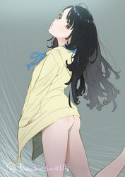  ass black_hair bottomless female from_side grey_background hand_in_pocket hood hoodie leg_up long_hair looking_at_viewer looking_back naked_hoodie o3o original signature solo tanaka_masayoshi twitter_username yellow_hoodie 