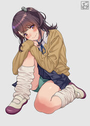  blue_skirt blush brown_eyes female full_body green_panties grey_background hair_ornament hair_scrunchie highres long_hair long_sleeves looking_at_viewer loose_socks on_one_knee original pairan panties school_uniform scrunchie shirt shoes simple_background skirt smile socks solo sweater_vest underwear uniform uwabaki white_footwear white_shirt yellow_sweater_vest 