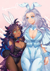  2girls :d animal_ears antenna_hair arm_at_side artist_name bare_shoulders black_hair black_leotard black_pantyhose blue_bodysuit blue_capelet blue_eyes blue_gemstone blue_jacket bodysuit breasts capelet cleavage colored_inner_hair commentary cowboy_shot cropped_jacket detached_collar elbow_gloves eye_contact fake_animal_ears final_fantasy final_fantasy_xiv forgiven_riza gem gloves green_eyes grey_hair half_up_braid half_updo hands_up height_difference highres hydaelyn jacket large_breasts leotard long_hair looking_at_another multicolored_hair multiple_girls open_mouth pantyhose pink_background purple_gloves rabbit_ears rabbit_tail side-by-side signature smile sparkle standing tail tan venat_(ff14) warrior_of_light_(ff14) wavy_hair wrist_cuffs 