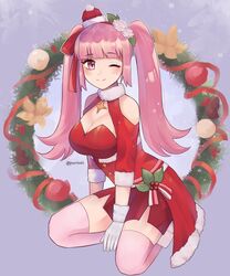  bare_shoulders breasts brooch christmas_wreath cleavage english_commentary female fire_emblem fire_emblem:_three_houses fire_emblem_heroes gloves hair_ribbon highres hilda_valentine_goneril jewelry large_breasts long_hair looking_at_viewer official_alternate_costume one_eye_closed pink_eyes pink_hair purrlucii ribbon santa_costume smile solo star_brooch thighhighs twintails white_gloves white_thighhighs wreath 