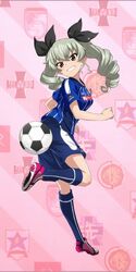  anchovy_(girls_und_panzer) ball blue_shorts blue_socks blush breasts cleats clothes_writing drill_hair emblem eyebrows female from_side girls_und_panzer grin italy j._league jpeg_artifacts kneehighs leg_up long_hair looking_to_the_side medium_breasts mito_hollyhock parted_lips pink_footwear shiny_skin shoe_soles shoes shorts smile soccer soccer_ball soccer_uniform socks solo sportswear standing standing_on_one_leg teeth tsurime twin_drills twintails v-shaped_eyebrows 