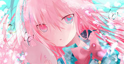  aqua_background aqua_butterfly aqua_shirt auroranokioku bow bowtie bug butterfly close-up collared_shirt commentary_request eyebrows_hidden_by_hair female hair_between_eyes hata_no_kokoro highres looking_at_viewer open_mouth pink_bow pink_bowtie pink_butterfly pink_eyes pink_hair shirt solo touhou 