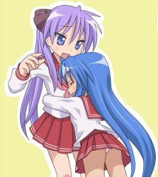  banned_artist hiiragi_kagami hug izumi_konata lowres lucky_star mountain_pukuichi multiple_girls ryouou_school_uniform school_uniform serafuku 