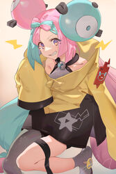  absurdres bare_shoulders black_shorts blue_hair blush bow-shaped_hair breasts character_hair_ornament female grey_eyes grin hair_ornament highres iono_(pokemon) jacket light_blue_hair long_hair long_sleeves looking_at_viewer low_twintails multicolored_hair pink_hair pokemon pokemon_sv rotom rotom_phone sharp_teeth shorts sleeves_past_fingers sleeves_past_wrists small_breasts smile solo split-color_hair teeth tsuiru twintails yellow_jacket 