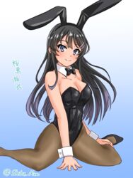  animal_ears black_bow black_bowtie black_hair black_leotard blue_background bow bowtie breasts brown_pantyhose character_name cleavage detached_collar fake_animal_ears female gradient_background hair_ornament hairclip highres leotard looking_at_viewer medium_breasts munbato_(watari_megumi) pantyhose playboy_bunny purple_eyes rabbit_ears sakurajima_mai seishun_buta_yarou sitting smile solo strapless strapless_leotard wariza white_background wrist_cuffs 